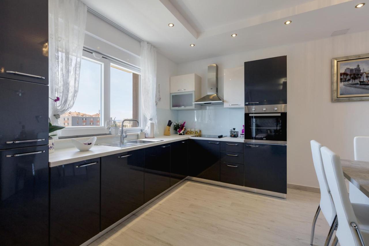 Ferienwohnung Sunny Garden Adria Split Exterior foto